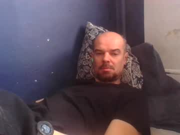 Yewloo Chaturbate stream image from February 16, 2025