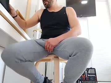 Beerman198710 Chaturbate stream image from February 16, 2025
