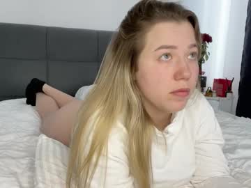 Ember_Bunny Chaturbate stream image from February 16, 2025
