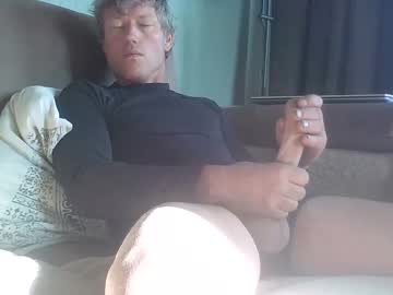 Bigtoyboyholland Chaturbate stream image from February 16, 2025