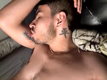 Tooclose_Toofar_ Chaturbate stream image from February 16, 2025