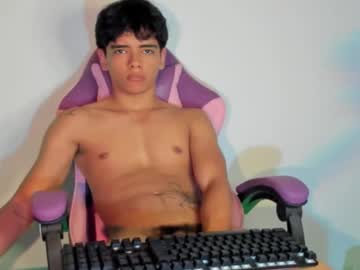 Andrew_Stone18 Chaturbate stream image from February 16, 2025