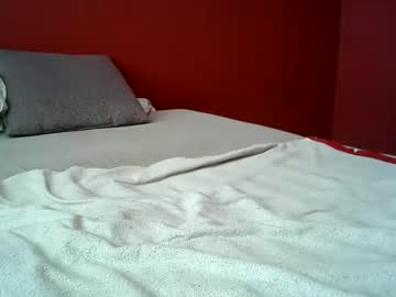 Hotmakenzie Chaturbate stream image from February 16, 2025