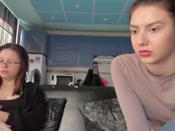 Lizzi_Muur Chaturbate stream image from February 16, 2025