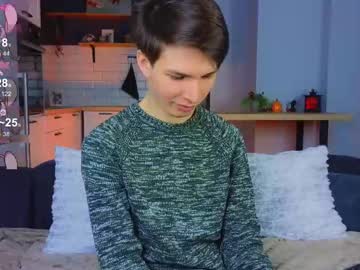 Troye_Mellet Chaturbate stream image from February 16, 2025
