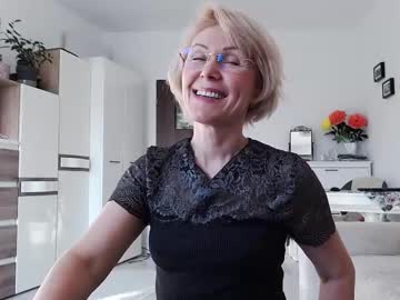 Jasmin18v Chaturbate stream image from February 16, 2025