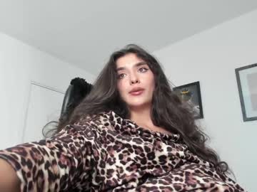 Makemeeyours Chaturbate stream image from February 16, 2025