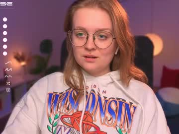 Emilyforelsket Chaturbate stream image from February 16, 2025