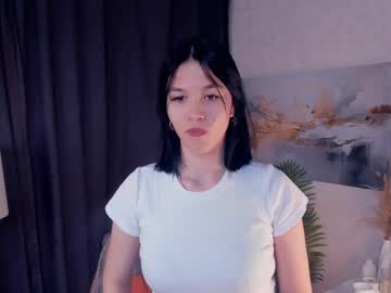 Elenehersey Chaturbate stream image from February 16, 2025