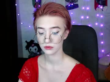 Milanathorn Chaturbate stream image from February 16, 2025