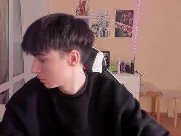 Stralght_Twinks Chaturbate stream image from February 16, 2025