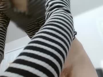 Lil_Gem Chaturbate stream image from February 16, 2025