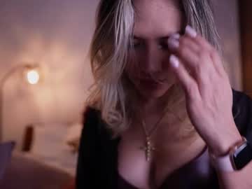 R4veenn Chaturbate stream image from February 16, 2025