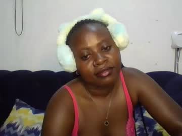 Remmy_Luna Chaturbate stream image from February 16, 2025