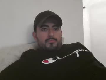 Roberts77i Chaturbate stream image from February 16, 2025