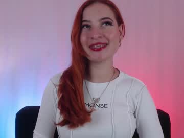 Pear__Moon Chaturbate stream image from February 16, 2025