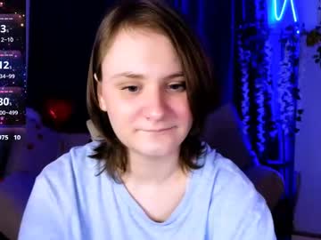 Skylerraynee Chaturbate stream image from February 16, 2025