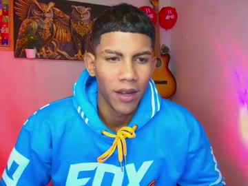 Damian_Latinxxx Chaturbate stream image from February 16, 2025