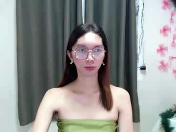 Simislutx Chaturbate stream image from February 16, 2025