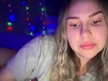 Skylarpeachy Chaturbate stream image from February 16, 2025
