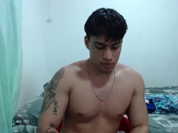 Team23hot0 Chaturbate stream image from February 17, 2025
