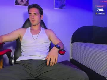 Alex_Smith0 Chaturbate stream image from February 17, 2025