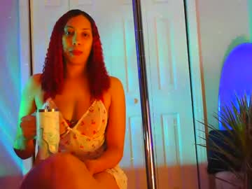 Heavenllyy Chaturbate stream image from February 17, 2025