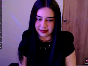 Sunnyhottt Chaturbate stream image from February 17, 2025