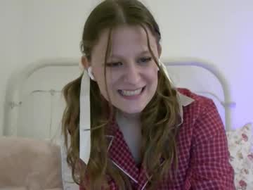 Clementinecult Chaturbate stream image from February 17, 2025