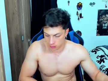 Javiersexymann Chaturbate stream image from February 17, 2025