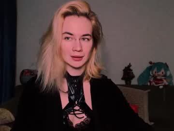 Carinfox Chaturbate stream image from February 17, 2025
