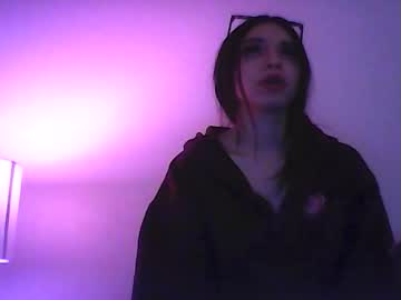 Itsxgiaxx Chaturbate stream image from February 17, 2025