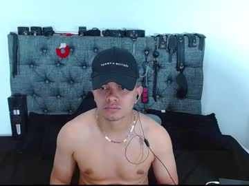 Crisandmery Chaturbate stream image from February 17, 2025