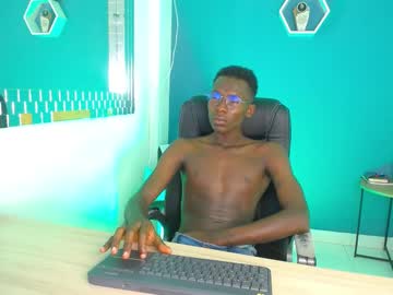 Dereckhilton Chaturbate stream image from February 17, 2025