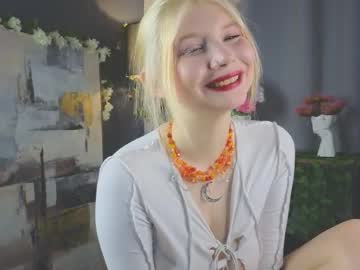 Mildredbain Chaturbate stream image from February 17, 2025