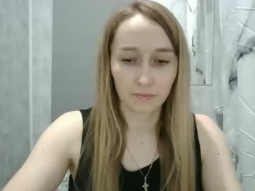 Bellaseen Chaturbate stream image from February 17, 2025