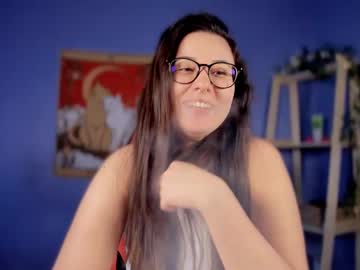 Laratacker Chaturbate stream image from February 17, 2025