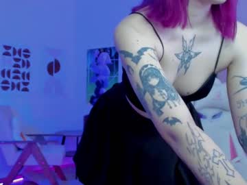 M1lenacake Chaturbate stream image from February 17, 2025