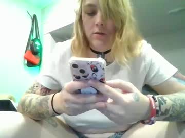 Renaex Chaturbate stream image from February 17, 2025