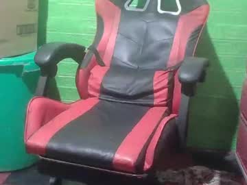 Dark_Hawk_2k20 Chaturbate stream image from February 17, 2025