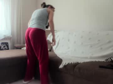 Issabelle_69 Chaturbate stream image from February 17, 2025