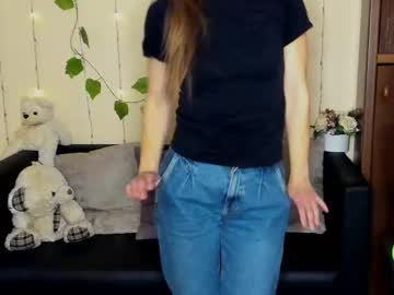 Ay_Kiss_Jully Chaturbate stream image from February 17, 2025