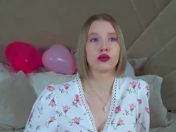 Lililinn Chaturbate stream image from February 17, 2025