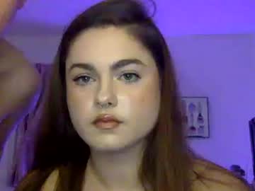 Chloecarrington Chaturbate stream image from February 17, 2025
