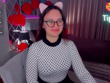Esterkiss Chaturbate stream image from February 17, 2025
