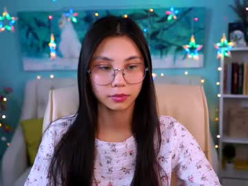 Littlesally_ Chaturbate stream image from February 17, 2025