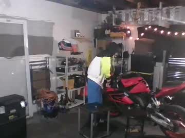 Pablochacon421 Chaturbate stream image from February 17, 2025