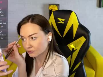Redlunaa Chaturbate stream image from February 17, 2025
