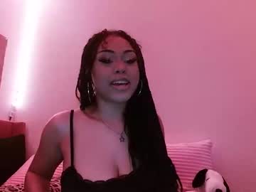 Clichshay Chaturbate stream image from February 17, 2025