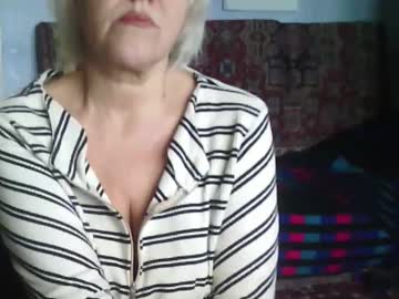 Larisaq4ugo24 Chaturbate stream image from February 17, 2025